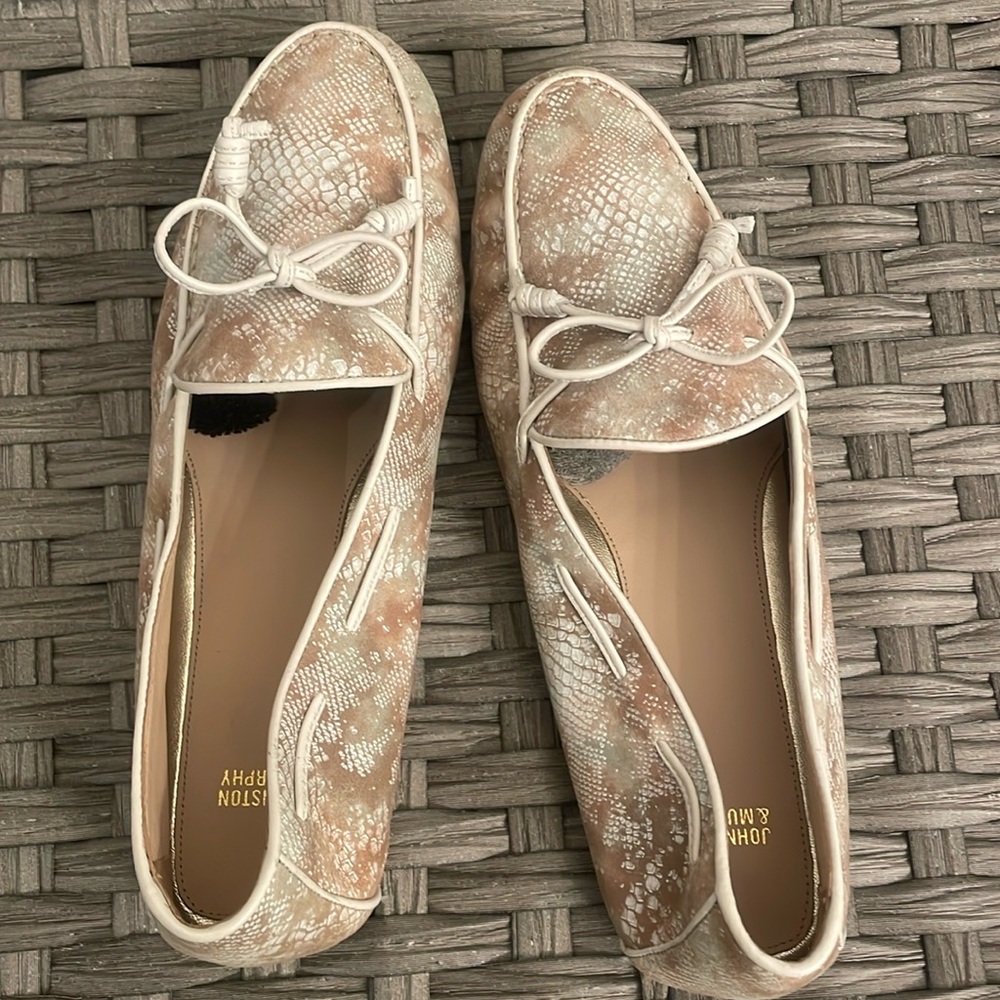 Women’s Johnston and Murphy moccasin